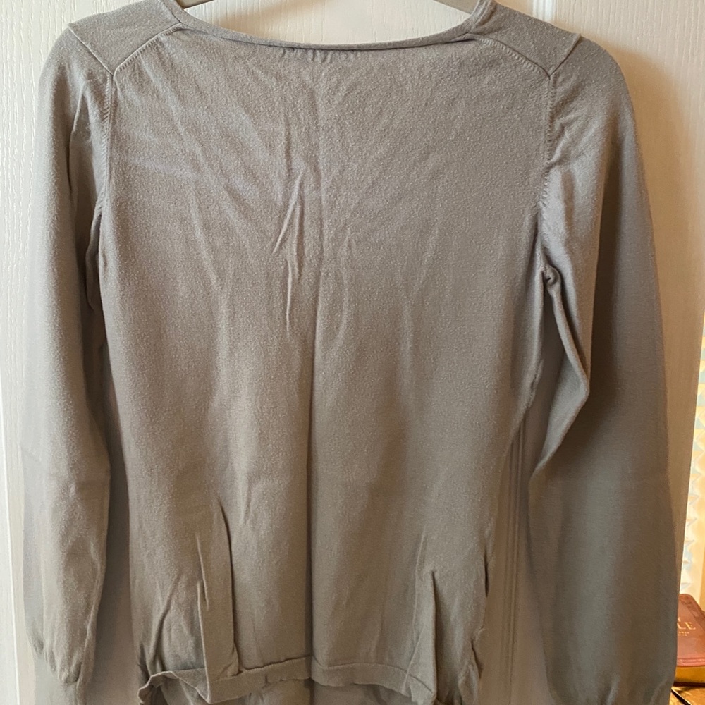 Two different sweaters. - Picture 2 of 6